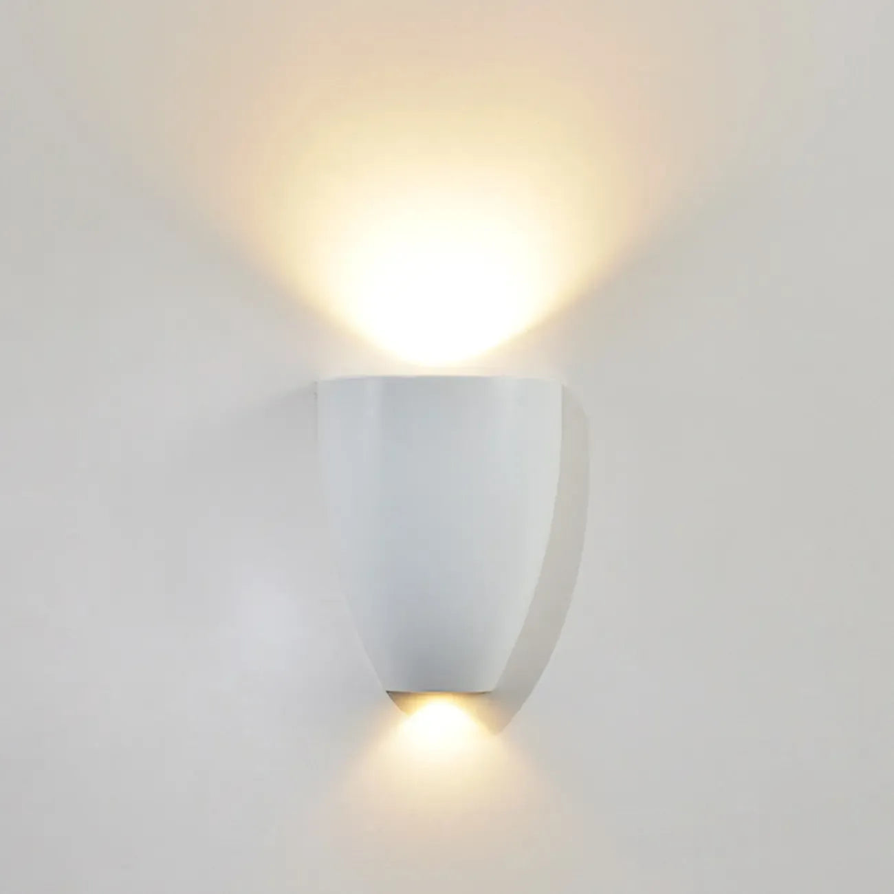 Modern Black Wall-Mounted LED Vanity Light for Bathroom