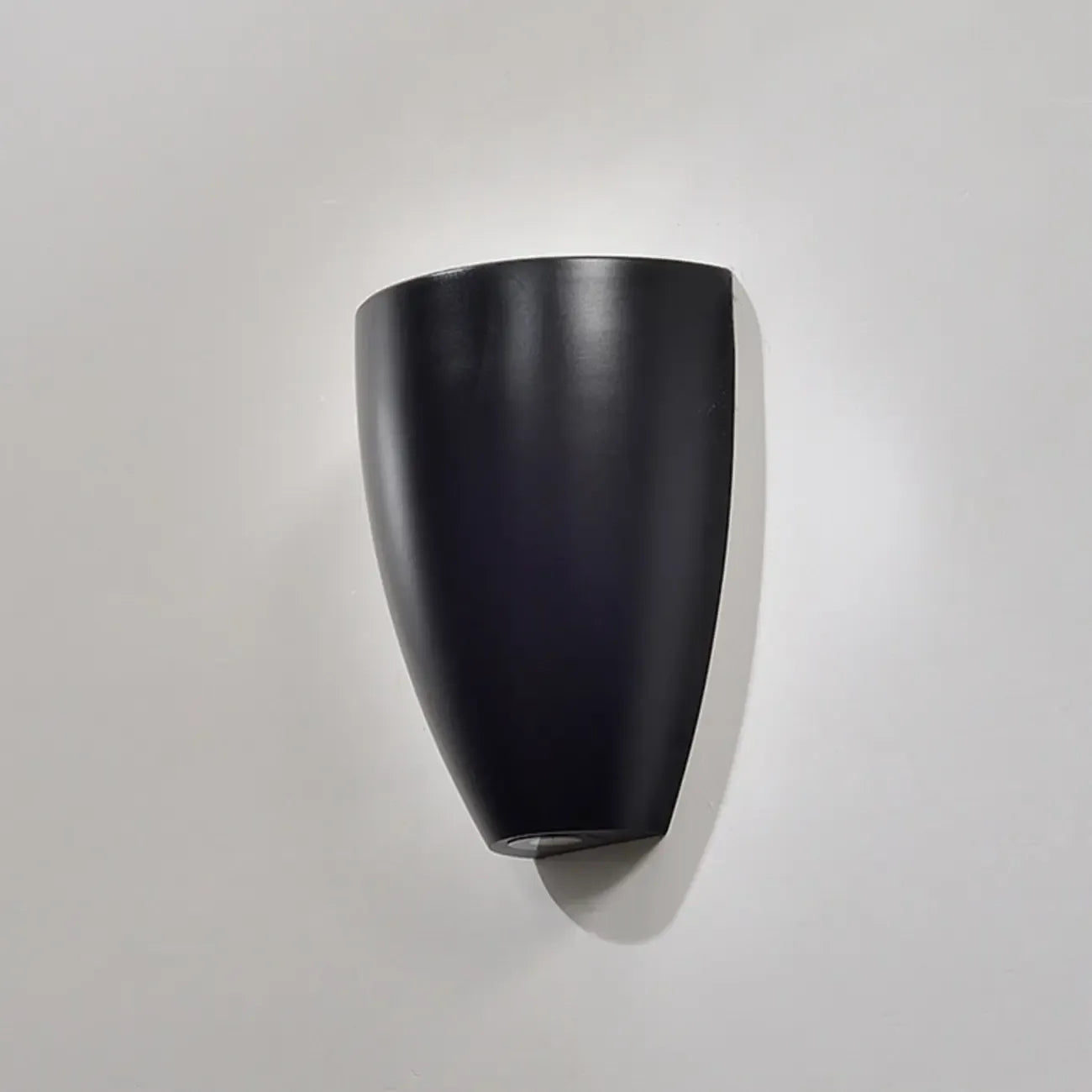 Modern Black Wall-Mounted LED Vanity Light for Bathroom