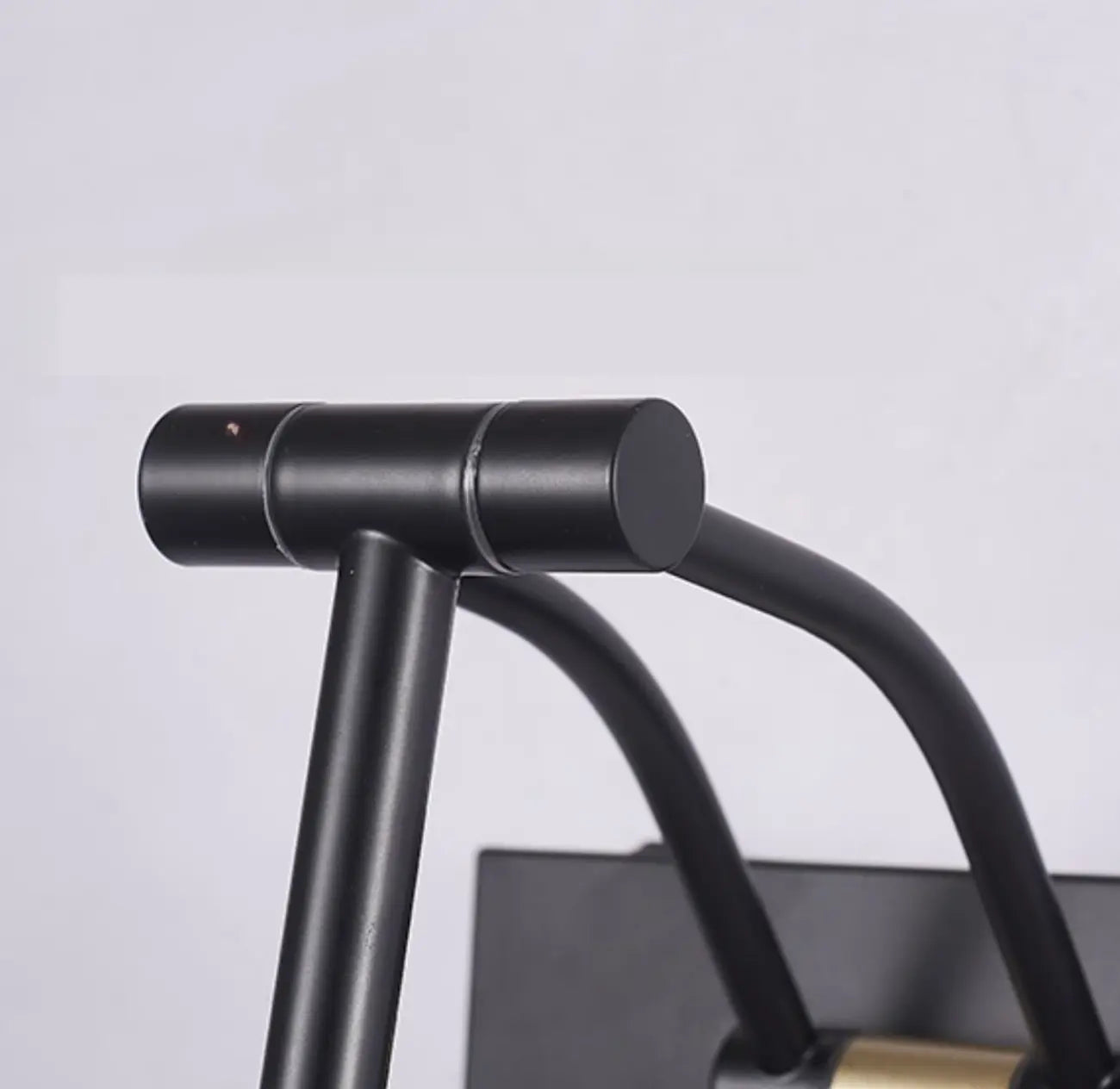 Minimalistic Linear LED Vanity Light Bar for Bathroom Decor