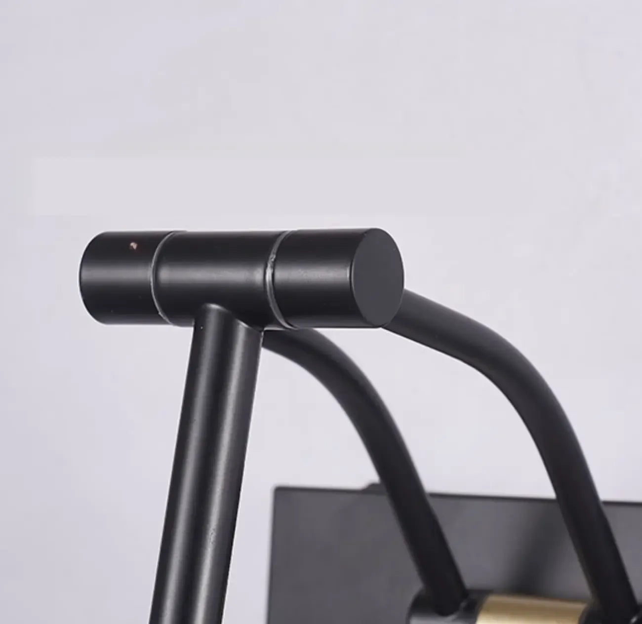 Minimalistic Linear LED Vanity Light Bar for Bathroom Decor