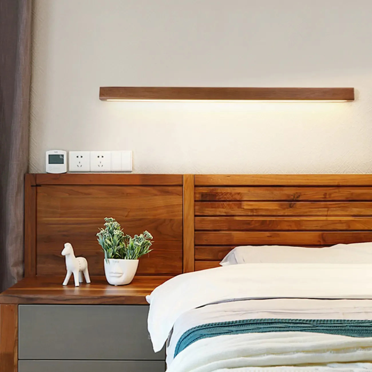 Indoor Minimalist Wooden Linear LED Wall Light