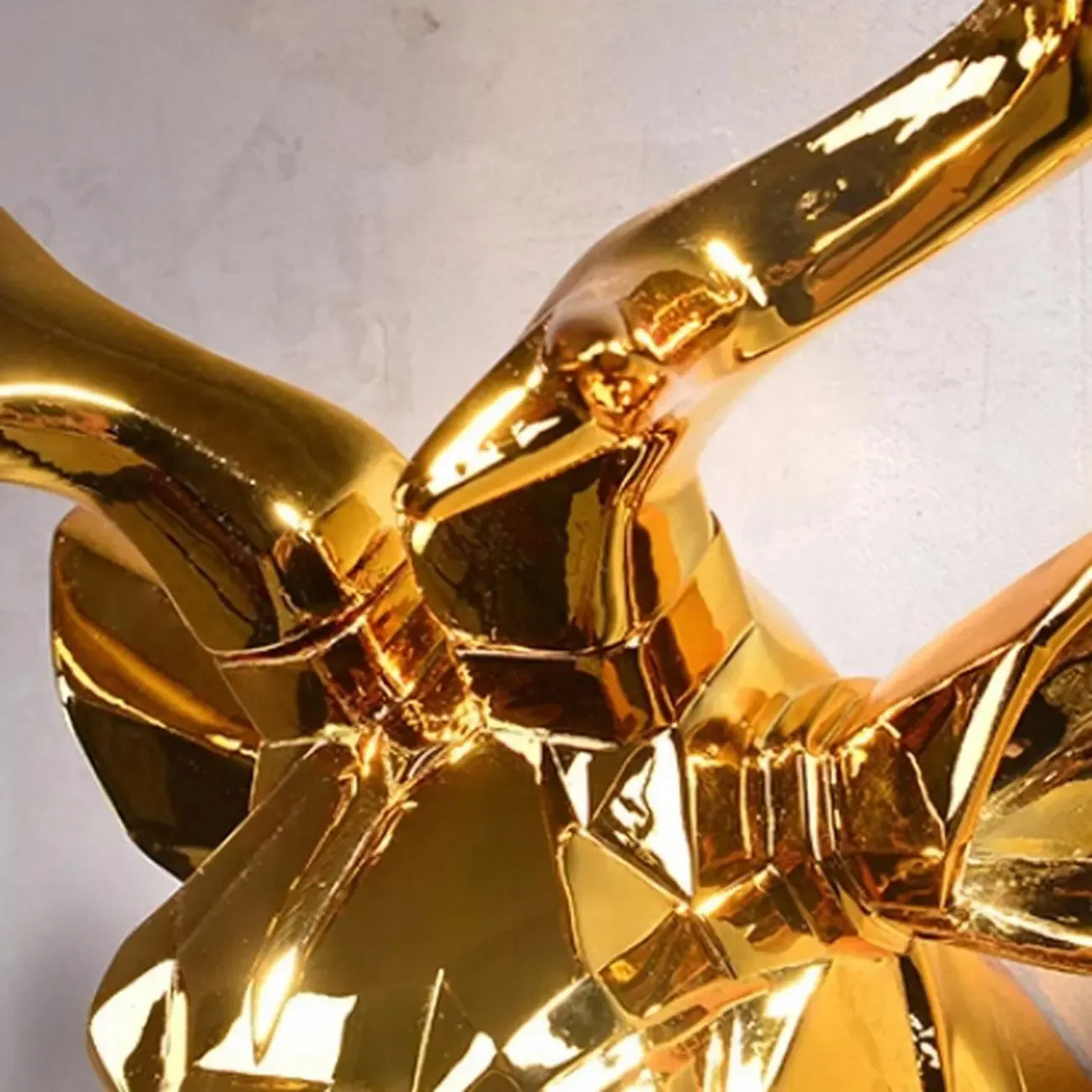 Modern Metal Glossy Deer Head Design Wall Sconce