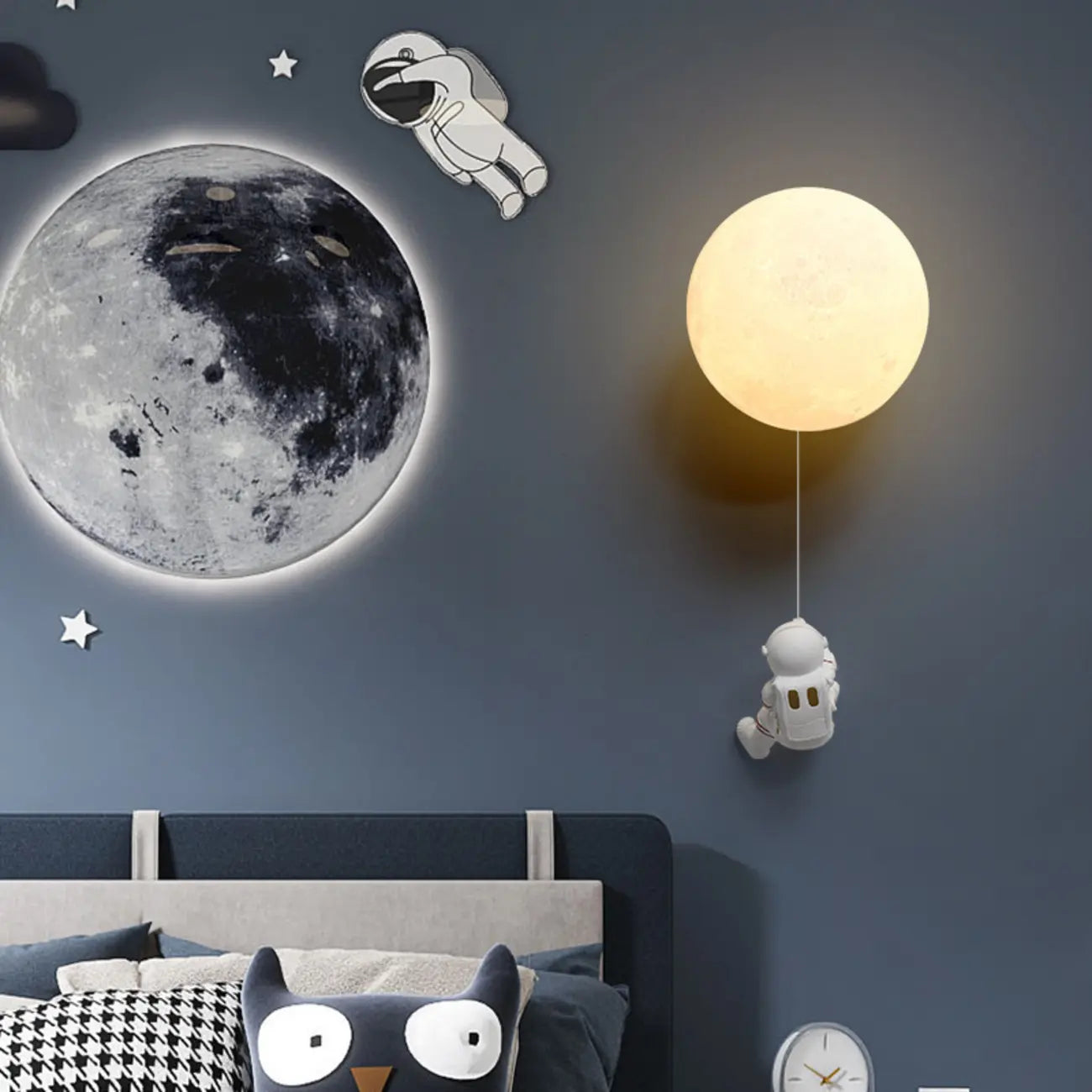 Kids Astronaut Globe LED Wall Sconce for Bedroom Lighting
