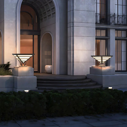 Black Metal Bracket Pyramid Solar Outdoor Post Lights